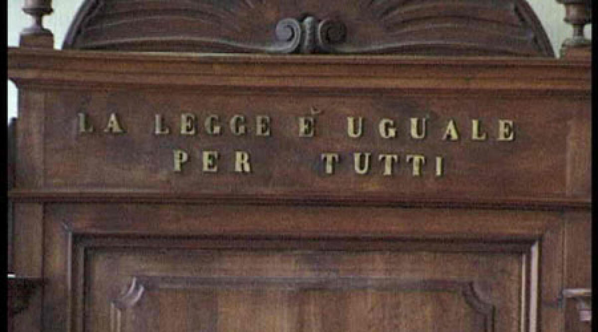 Rimini, indagato per falsa testimonianza il padre di Anna Falchi - 