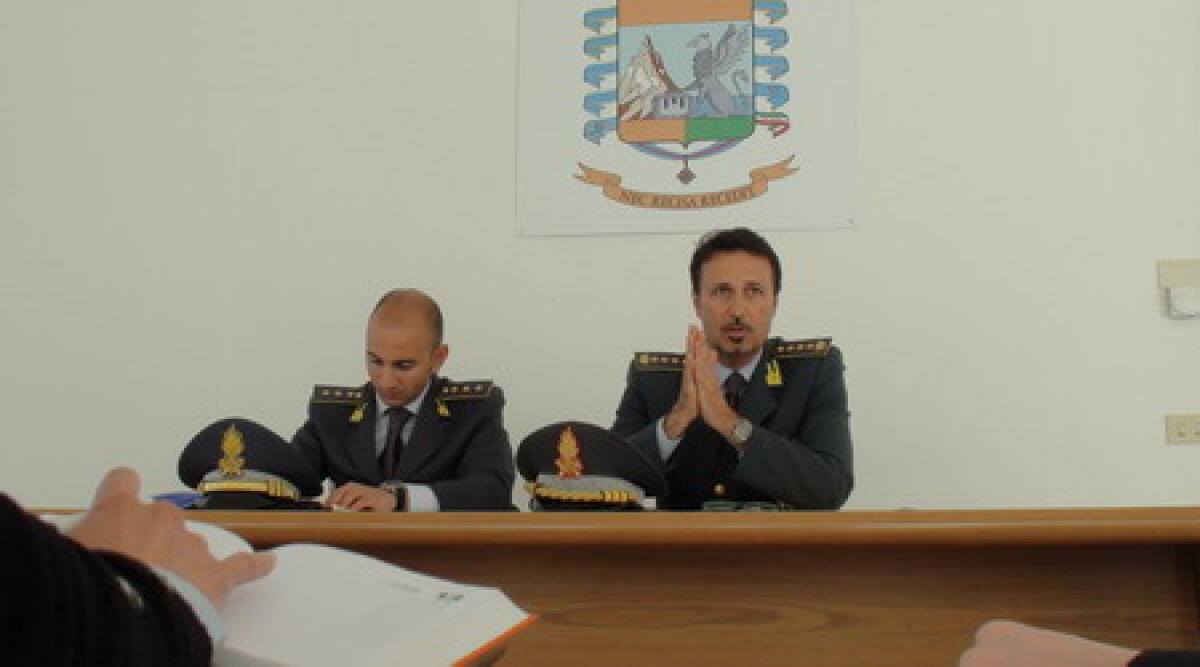Arrestato finanziere accusato di concussione -