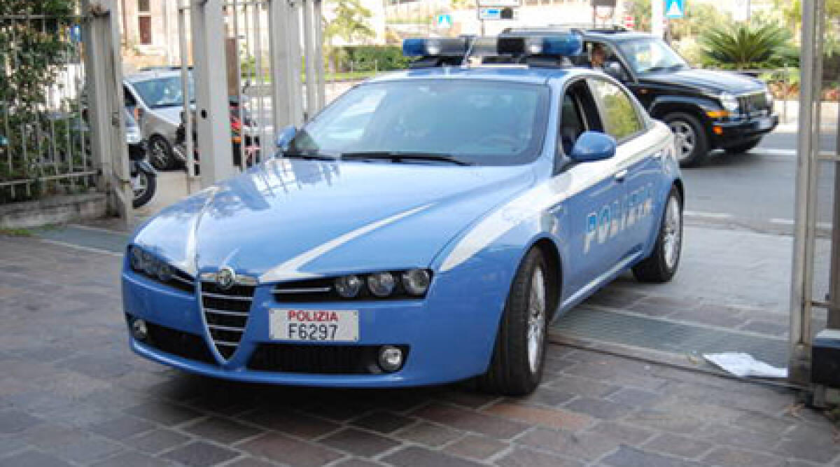 Viserbella, vandalo in azione in spiaggia: denunciato -