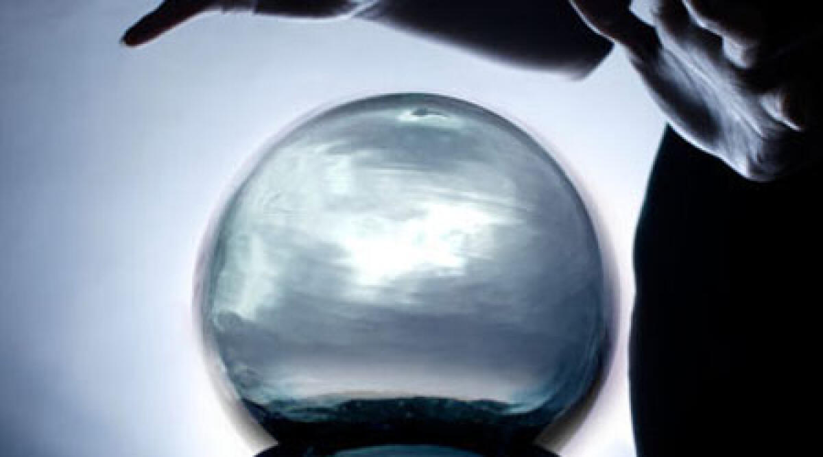 "Tuo marito ti tradisce": la moglie non ci crede e minaccia con il compagno la veggente - 