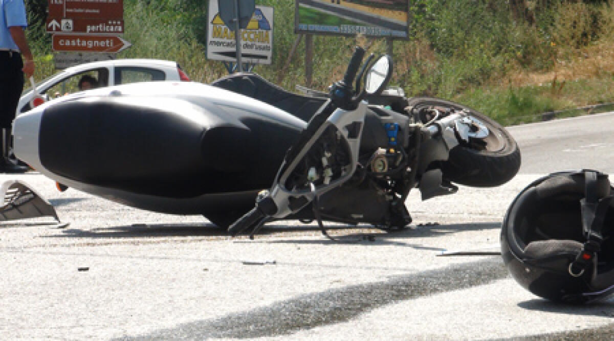 Furgone contro scooter, grave 55enne di Novafeltria - 