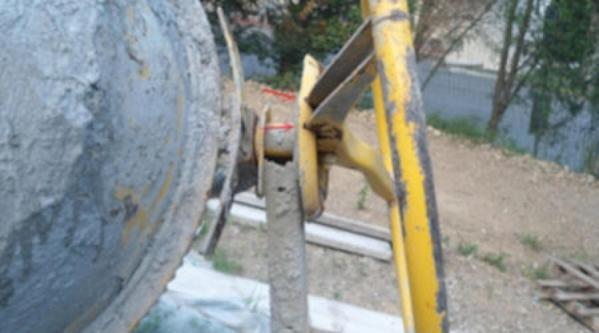 Cade betoniera ed una riminese rischia la morte, oggi scatta la denuncia - 