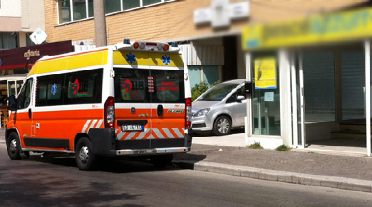 Rimini: donna cade dalle scale al ristorante, grave - 