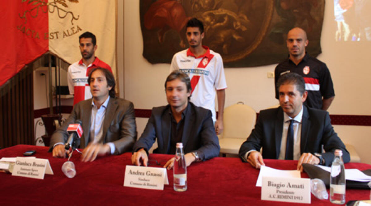 Calcio: Rimini e Macron presentano le maglie del centenario - 