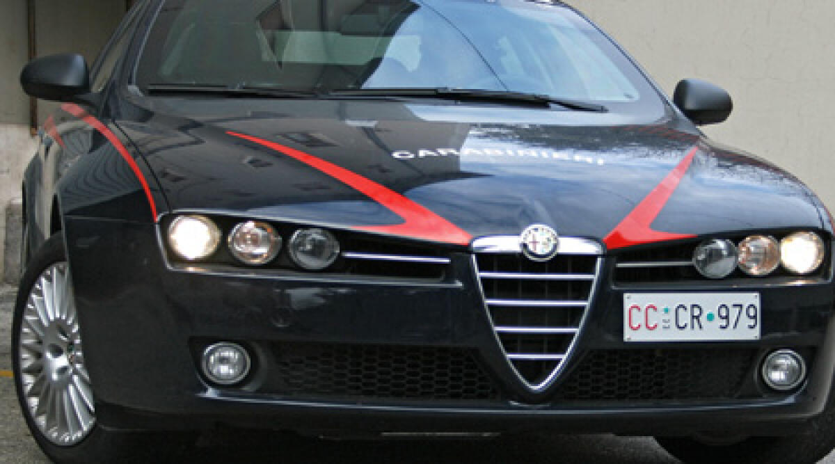 Donna stesa in mezzo alla strada: e' una 60enne con problemi psichici - 