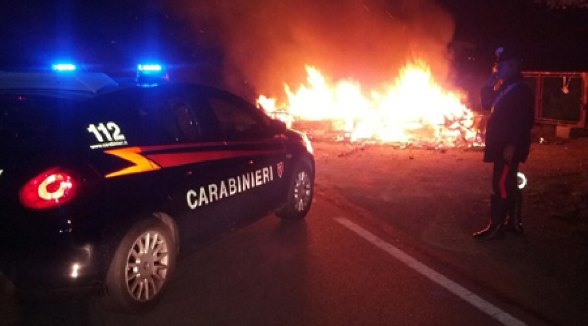 Roulotte a fuoco in Via Savina: la causa un corto circuito - 