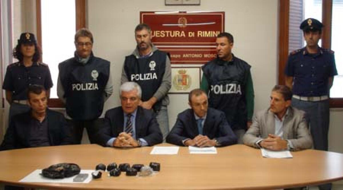 Operazione Moonlight, due cellule di spaccio smantellate dalla Polizia - 