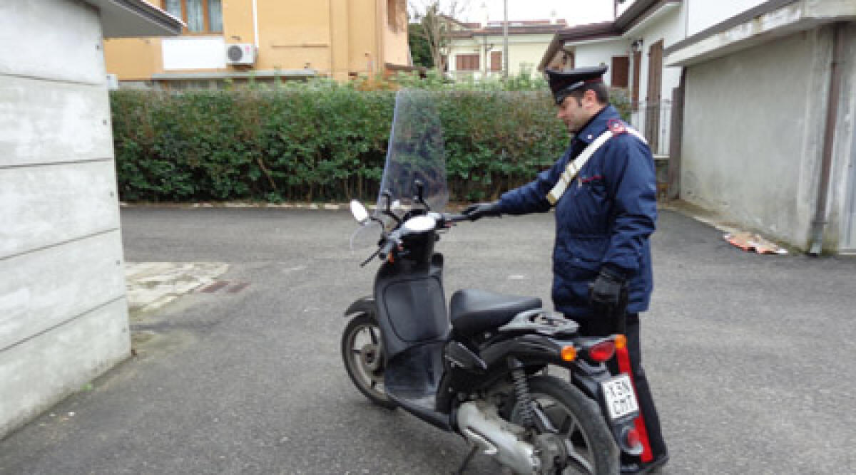 Rapina in banca a Santarcangelo, trovato scooter dei rapinatori - 