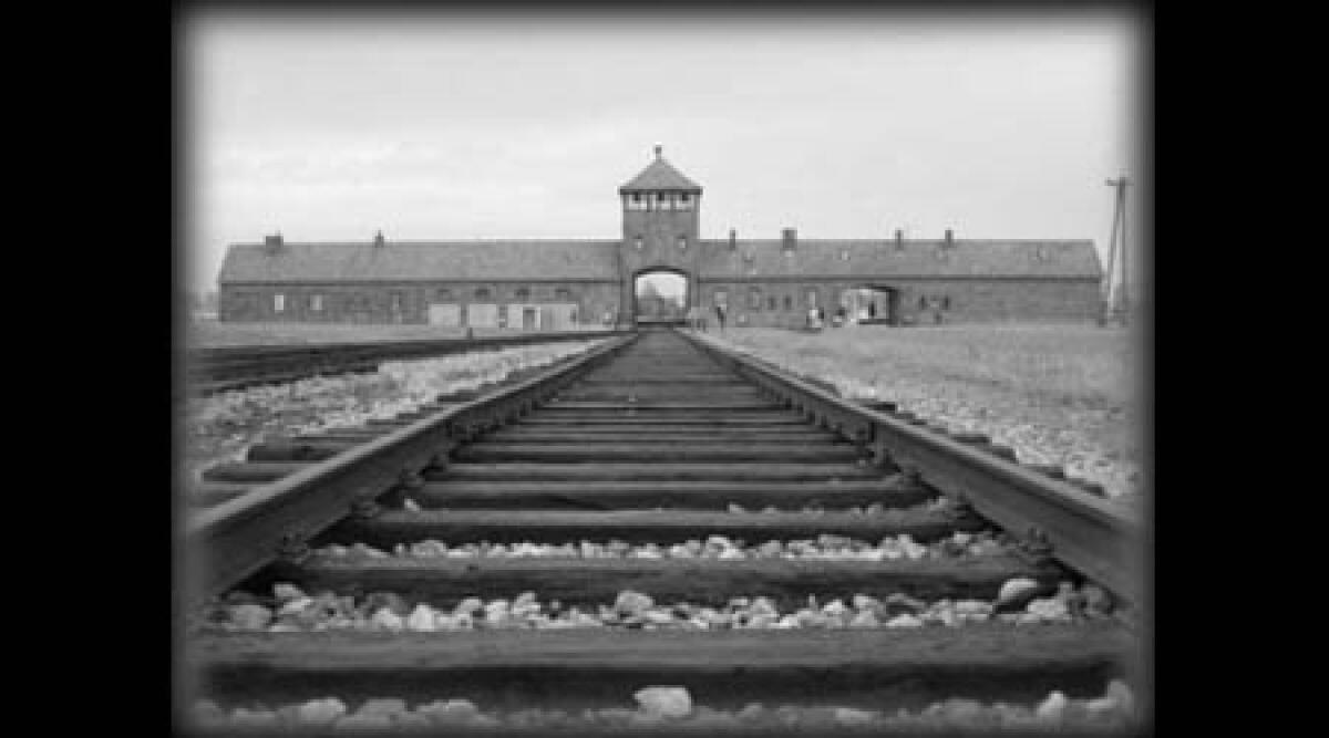 Progetto Educazione alla Memoria: agli Atti lo spettacolo 'I grandi dittatori' - 