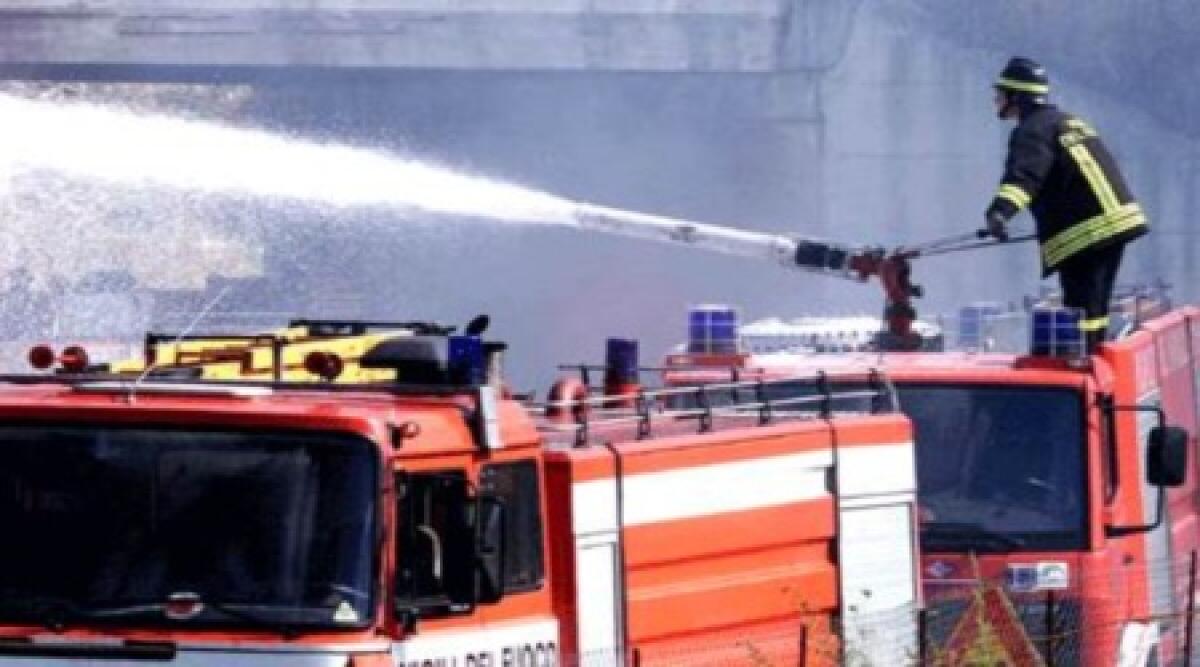 Vasto incendio a San Marino: le fiamme distruggono una ditta - 