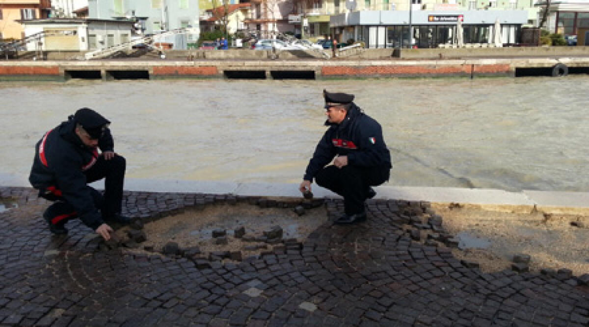 Maltempo, danneggiata banchina del porto canale di Bellaria - 