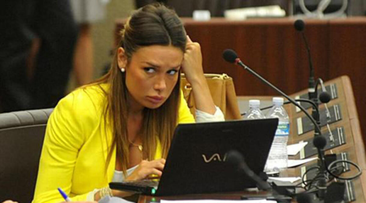 Minacce su Facebook alla Minetti, aperta un'inchiesta in procura - 