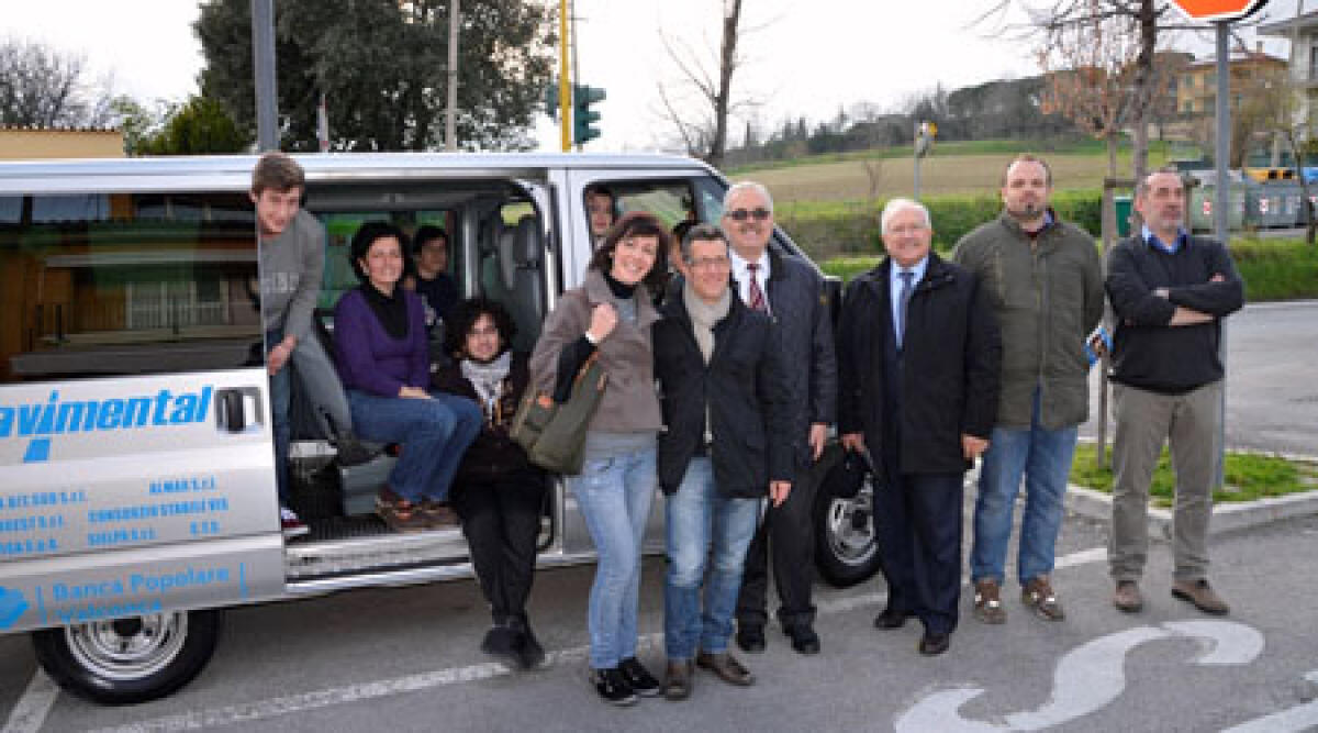 Un nuovo pulmino per la Casa Famiglia di Misano Monte -