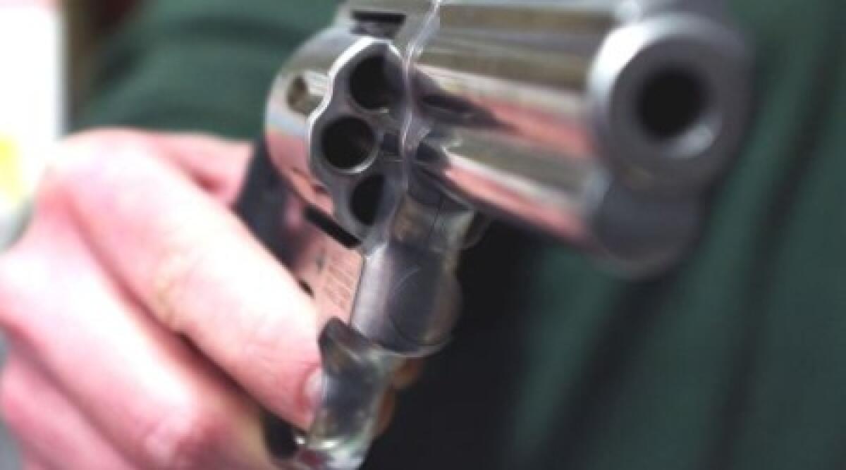 Rapina in banca a Riccione: in due con casco e pistola portano via 1000 euro - 