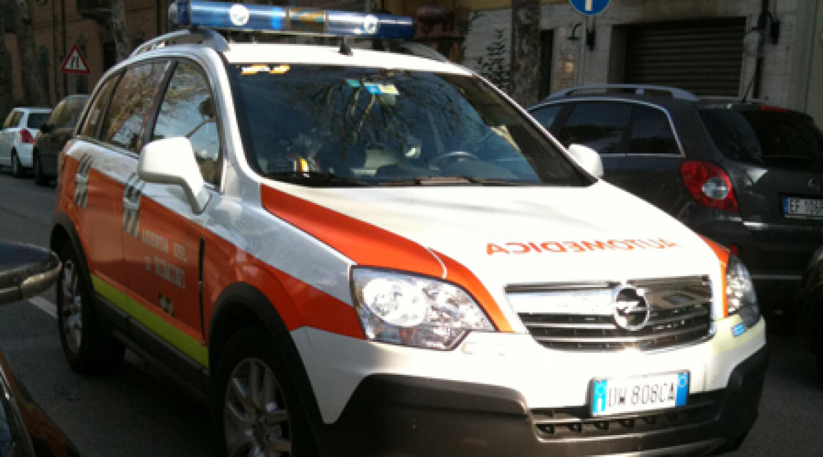 Incidente frontale d'auto, morti due senegalesi nel ravennate -