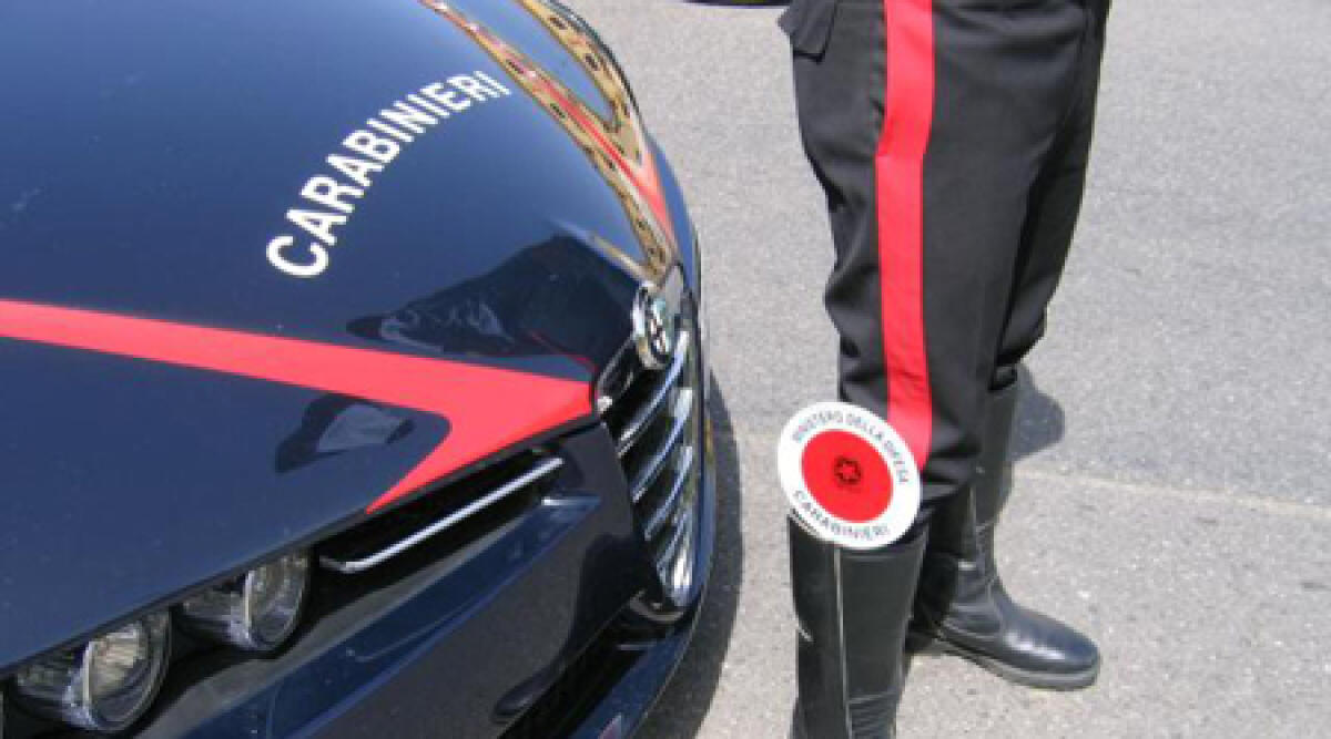 In fuga disperata dopo essere stato sorpreso a rubare: in manette 23enne -