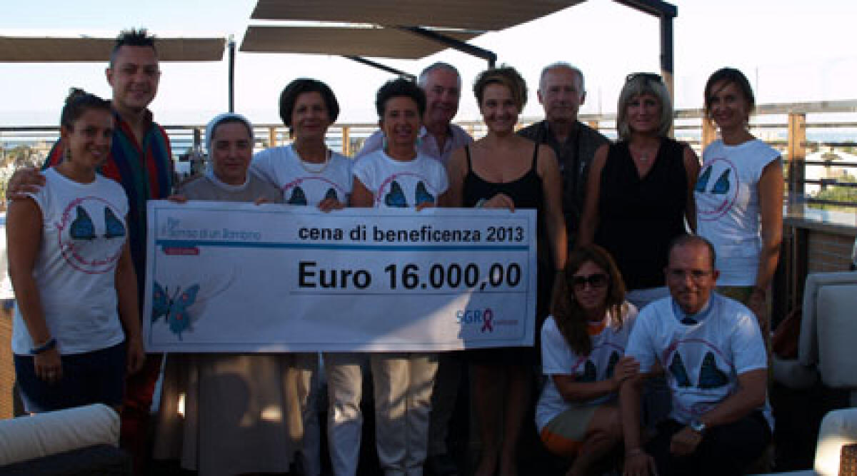 Cena con il sorriso di Sgr: consegnato l'assegno di 16mila euro - 