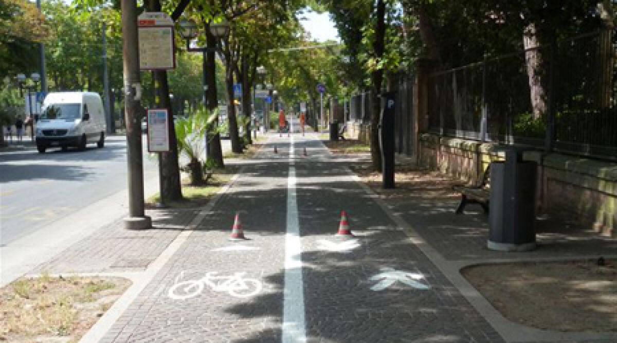 Rimini, marciapiedi viale Principe Amedeo diventano ciclopedonali: terminati i lavori - 