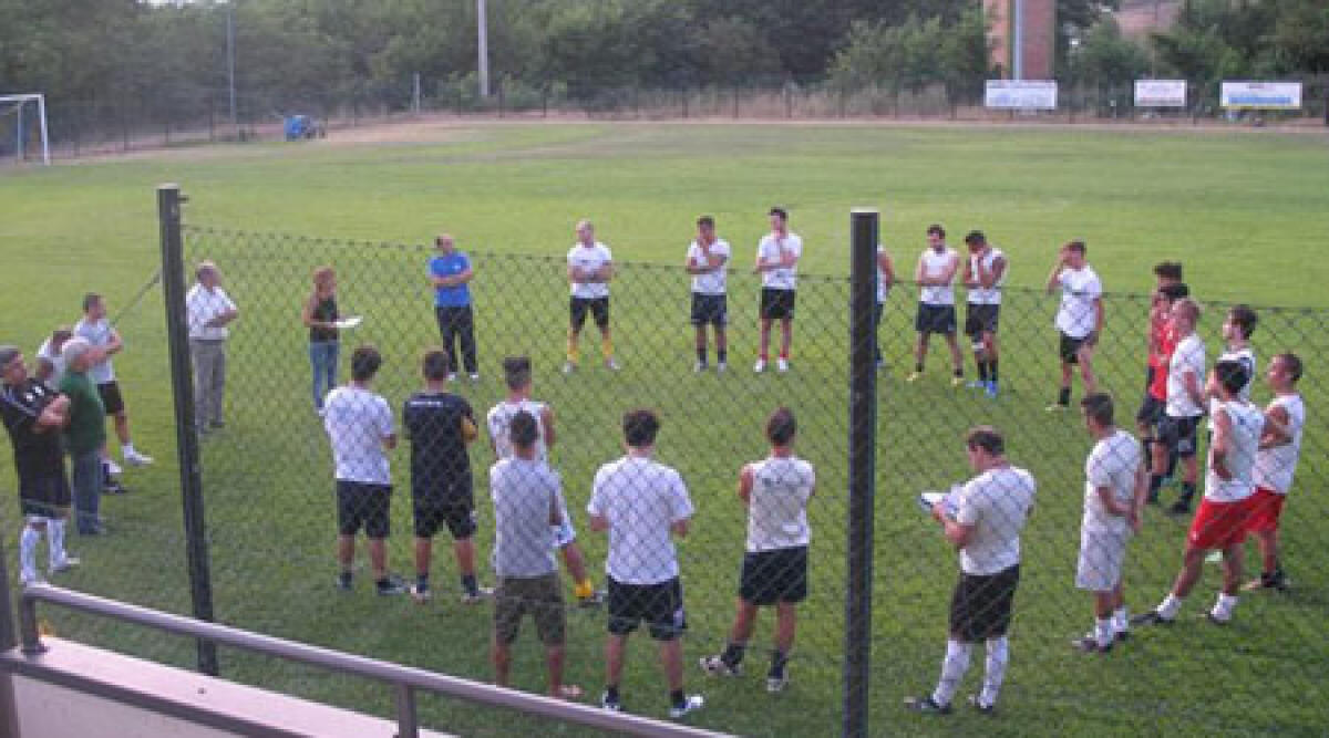 Calcio 2° cat.: dopo la stagione dei record negativi, Perticara unito: 80 voglia di riscatto -