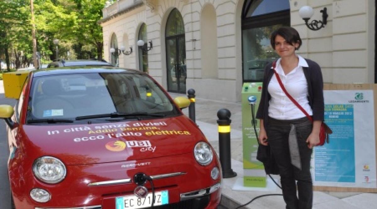 Rimini si muove con l'energia elettrica: installate 20 postazioni di ricarica per veicoli - 