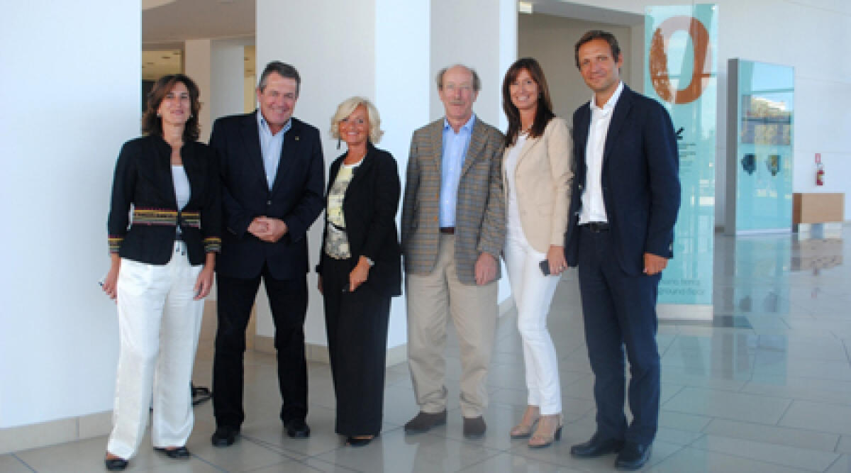 Manager cittadini e dirigenti del centro congressi di Amburgo in visita al Palacongressi - 
