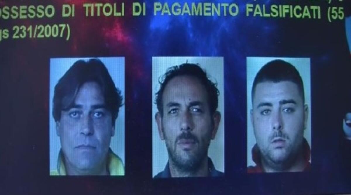 Truffe: acquistavano Iphone con carte clonate, arrestati 3 partenopei - 