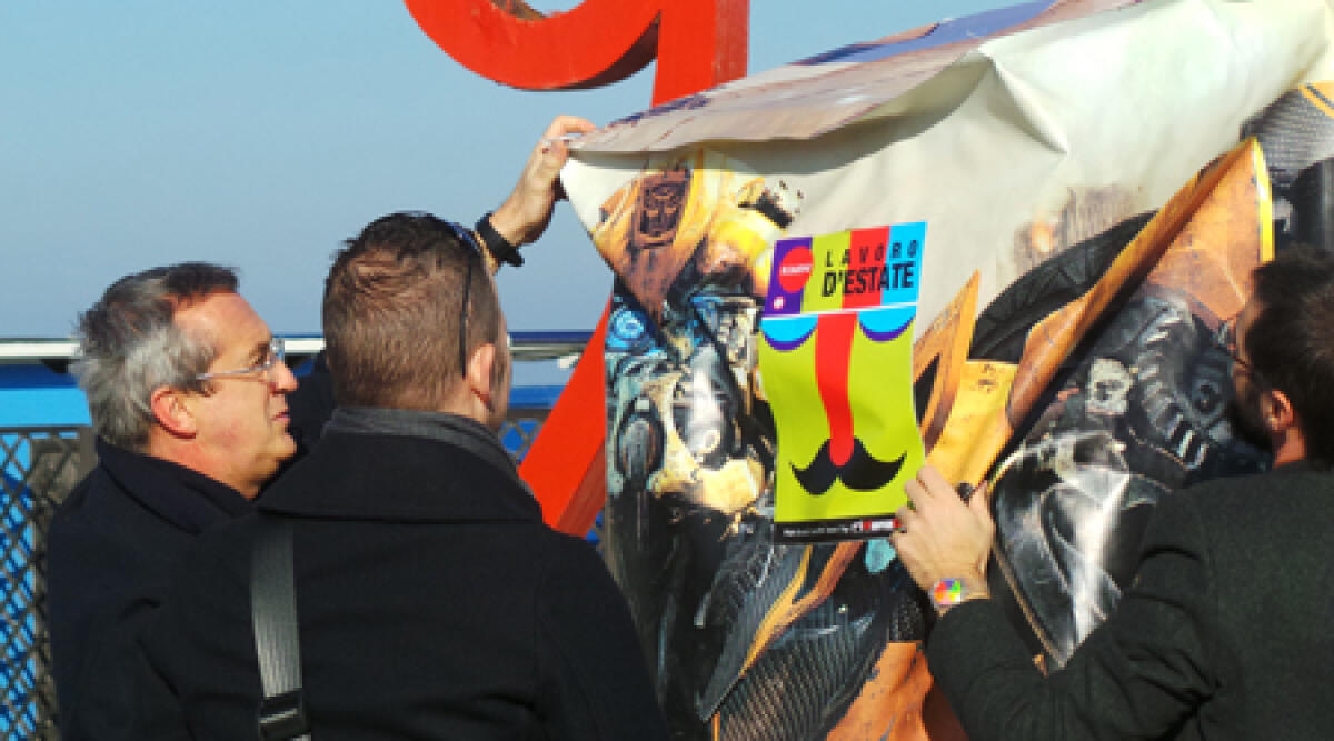 Foto notizia: a Rimini per il capodanno si addobbano anche i parcometri - 