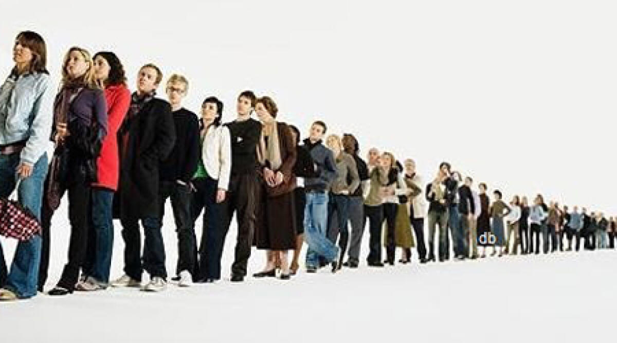 Nasce un nuovo lavoro: fare la fila, un modello anche per Rimini - 