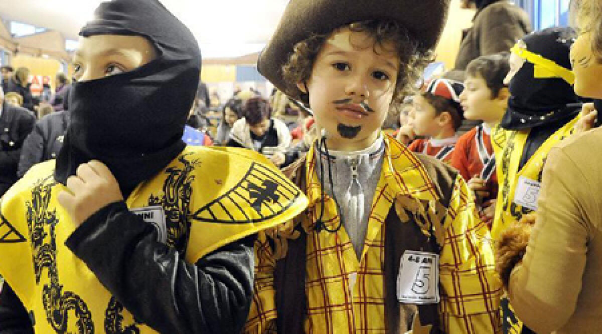Jolly Disco, sabato veglioncino di Carnevale dei bimbi. Ricavato alla scuola Elementare di Novafeltria -