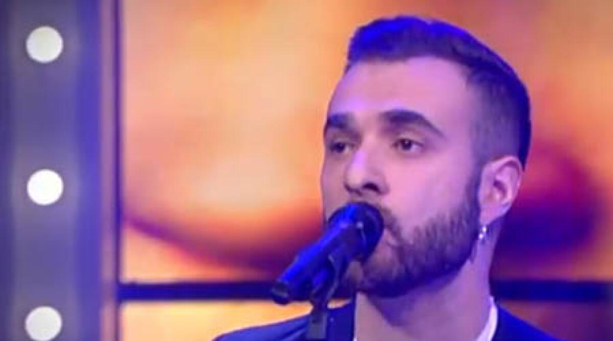Filippo Graziani canta il padre Ivan su Rai Due con Elio e le Storie Tese -
