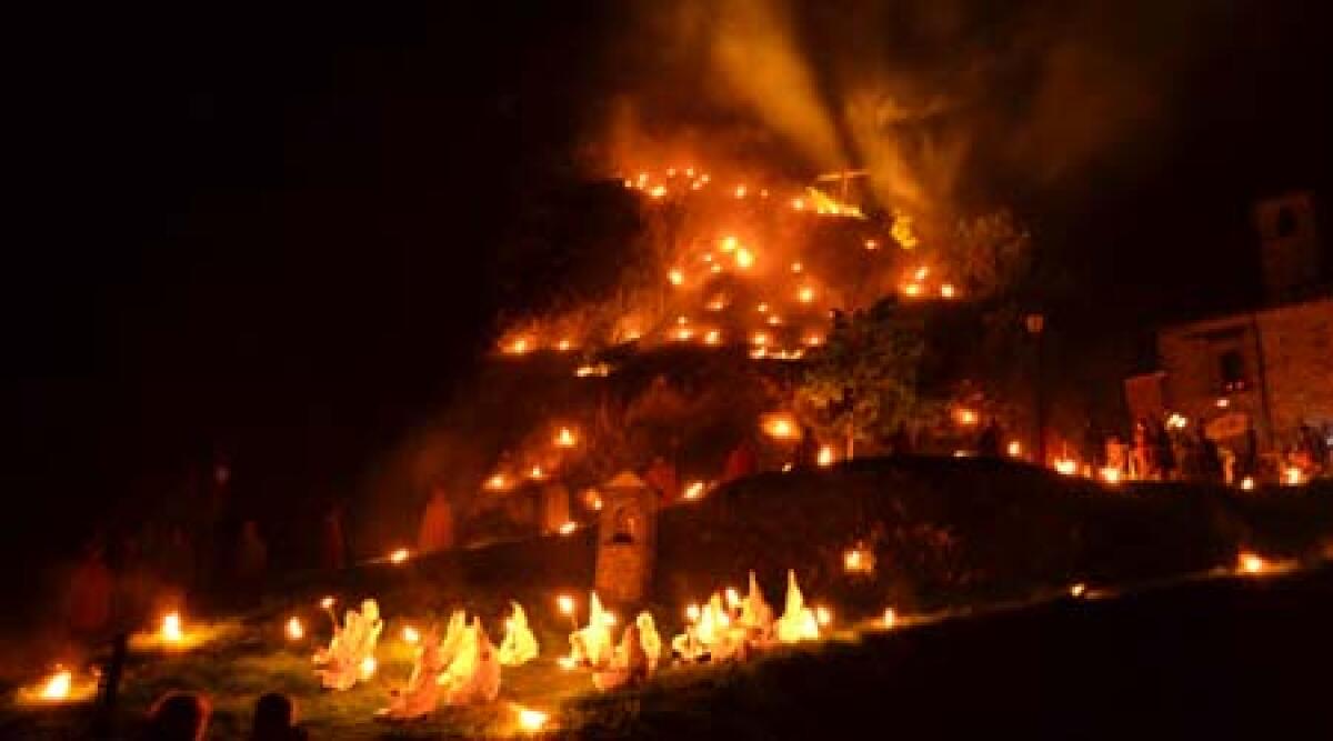 Pasqua: a Pennabilli rivive la storica processione del Venerd&igrave; Santo con figuranti in costume - 