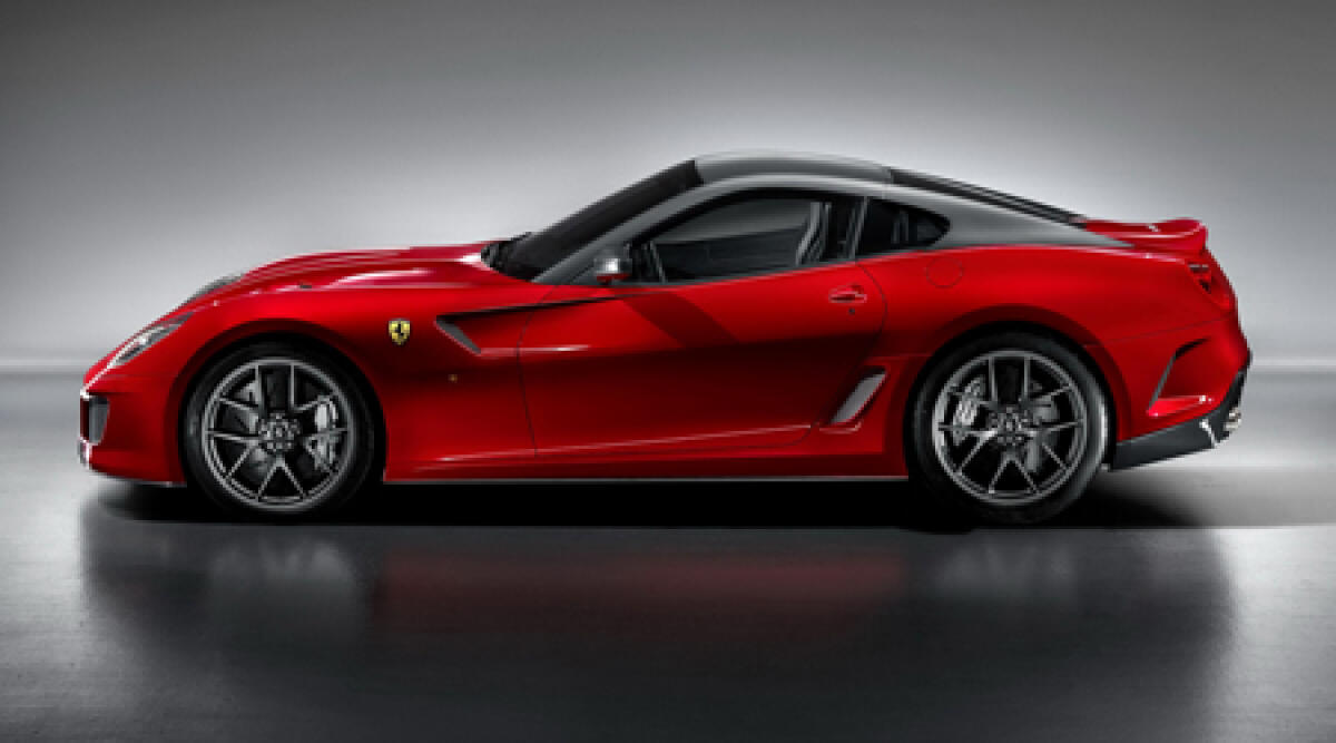 E' una fiammante Ferrari l'auto venduta all'asta dalla banca centrale di S.Marino - 