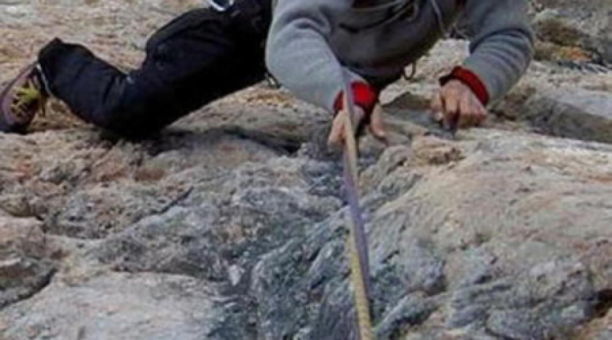 Pesaro: tratti in salvo due rocciatori bloccati su una parete del monte Catria - 