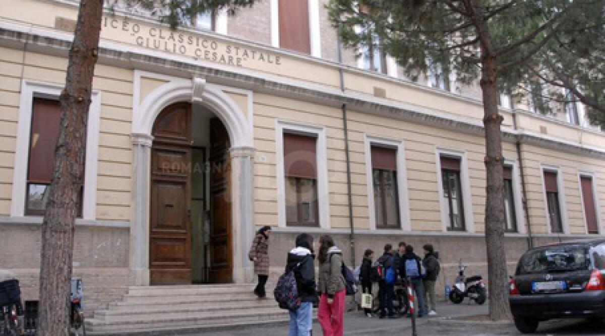 Rimpatriata dopo trent'anni per ex studenti e professori del Liceo classico Giulio Cesare -