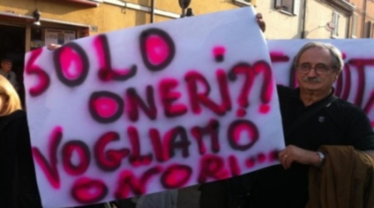 V Peep in piazza contro il Comune e da Palazzo Garampi arrivano gli sconti - 
