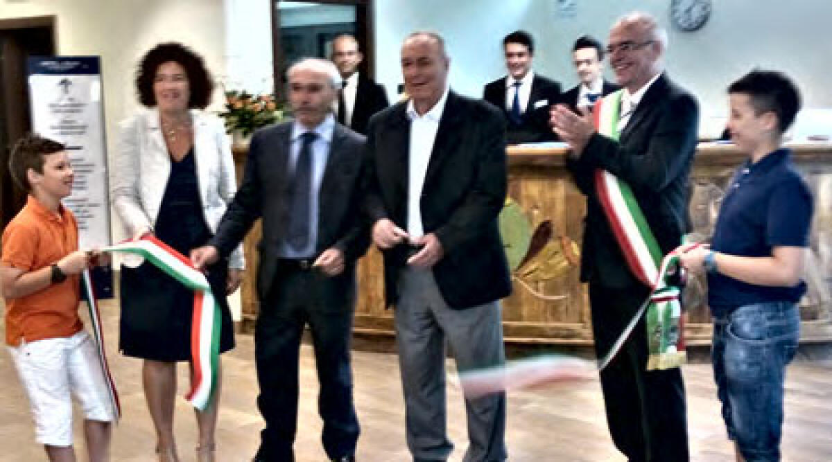 Pennabilli, Assessore regionale Melucci taglia nastro lussuoso hotel 'Il Duca di Montefeltro' -