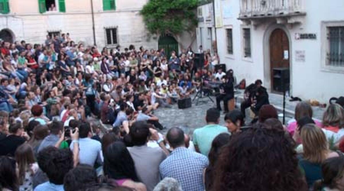 Video. Pennabilli. Artisti in piazza e nel cuore. 180 buskers da tutto il mondo -