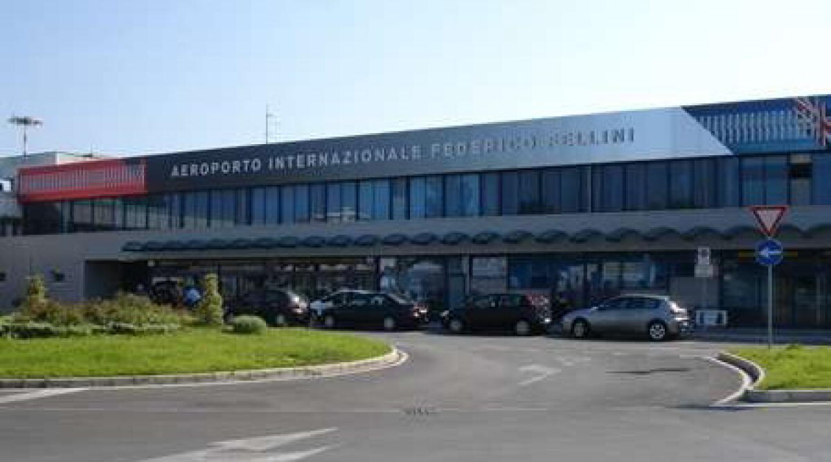 Aeroporto Fellini, buoni i numeri: pi&ugrave; di 36 mila passeggeri in due settimane - 