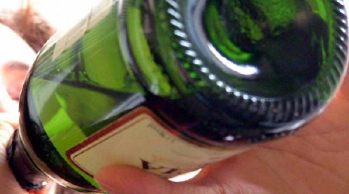 Sotto il solleone di mezzogiorno, ubriaco molesto in via Zavagli - 