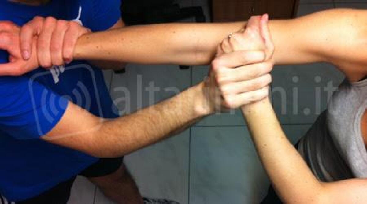 Baraonda in centro a Rimini, tunisini ubriachi devastano la propria abitazione - 