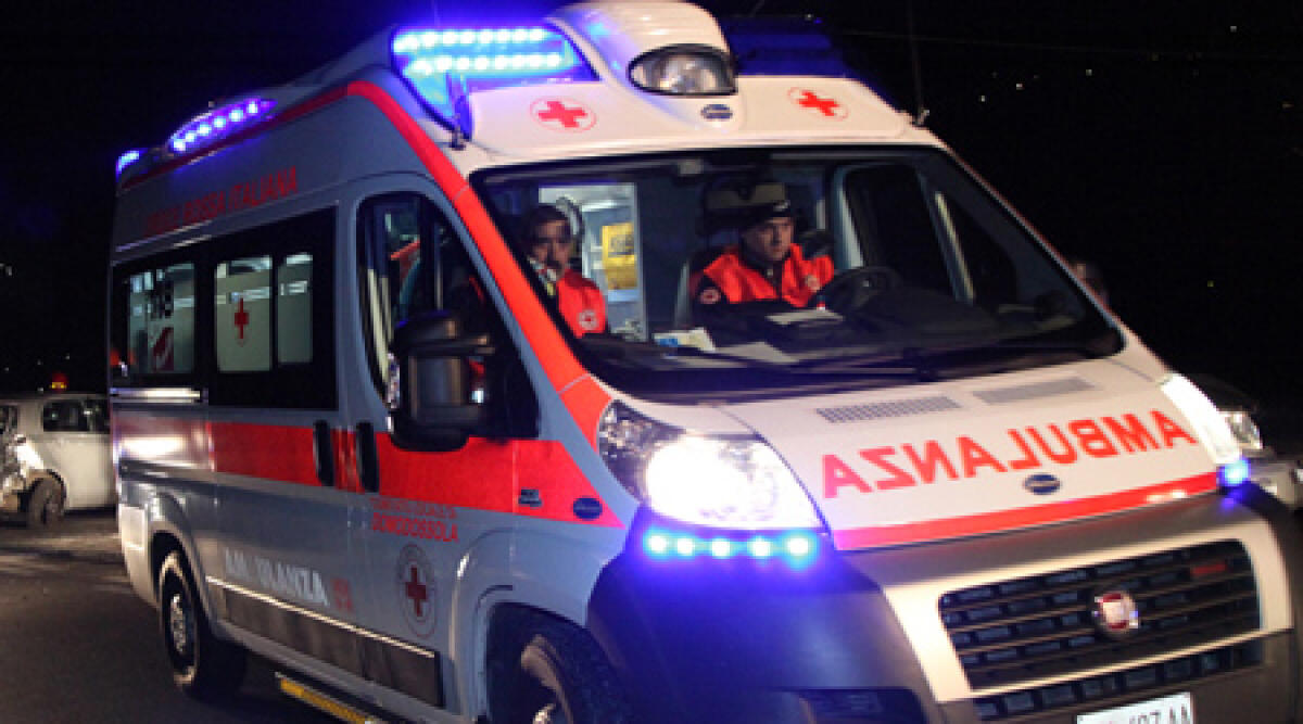 Pietracuta, 31enne con l'auto investe fidanzati in scooter: era in stato di ebbrezza -