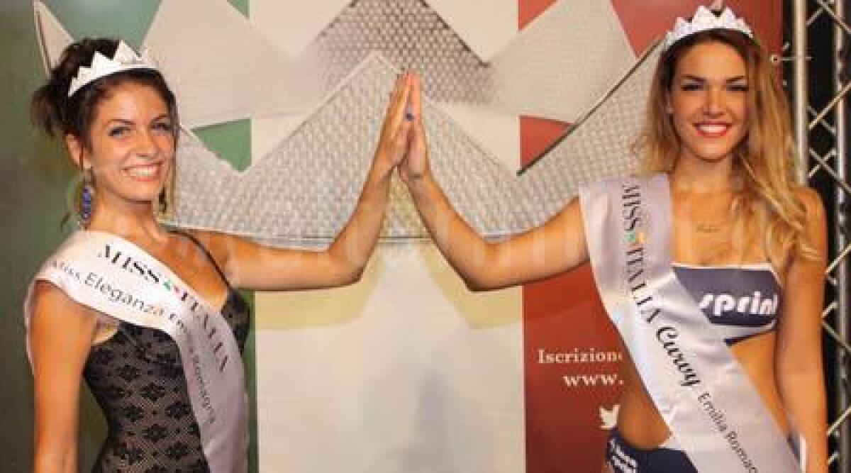 Foto: le riminesi Martina Quaranta e Ambra Macchini alla finale di Miss Italia -