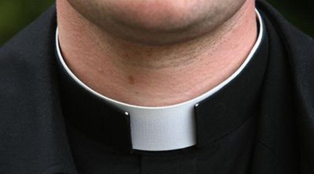 Alta Valmarecchia, sesso gay con il parroco. Prete ricattato: 'tutta invenzione' -