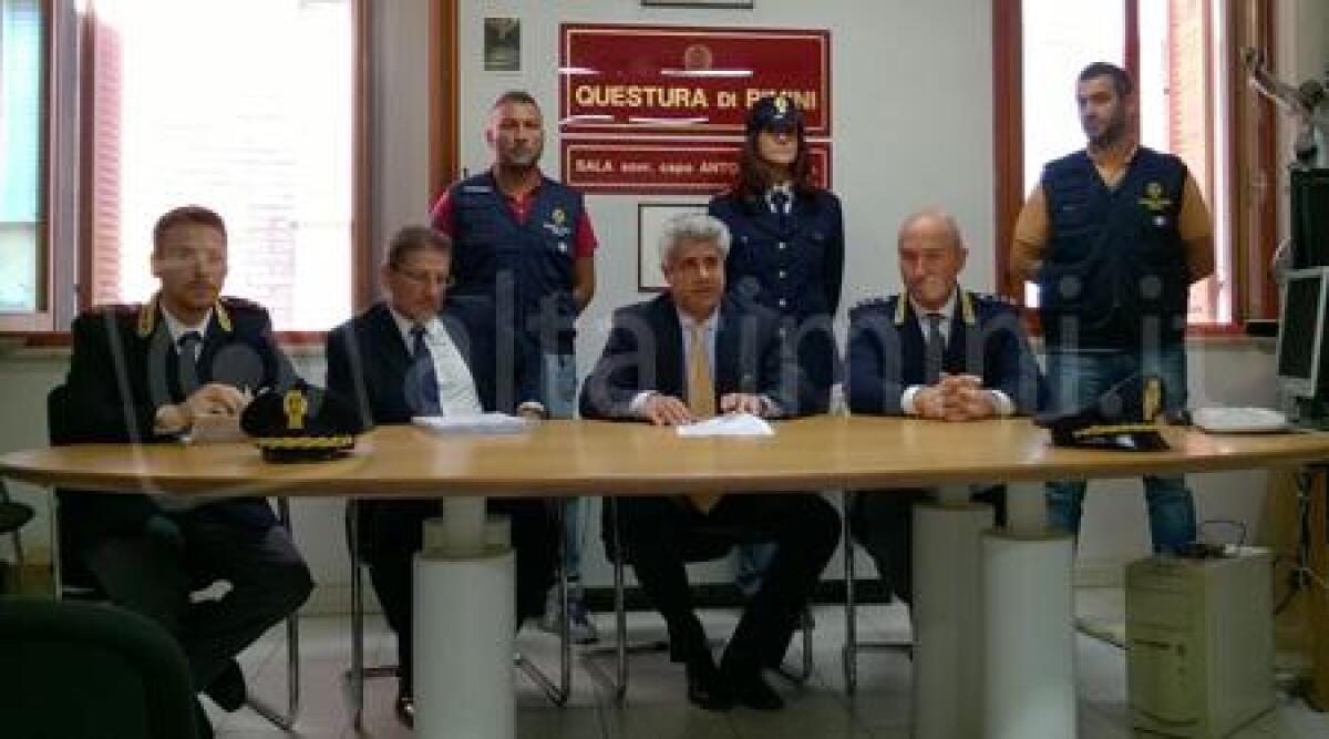 Video: donna rapinata e sfregiata in viso, la polizia rivela il nome dell'aggressore - 