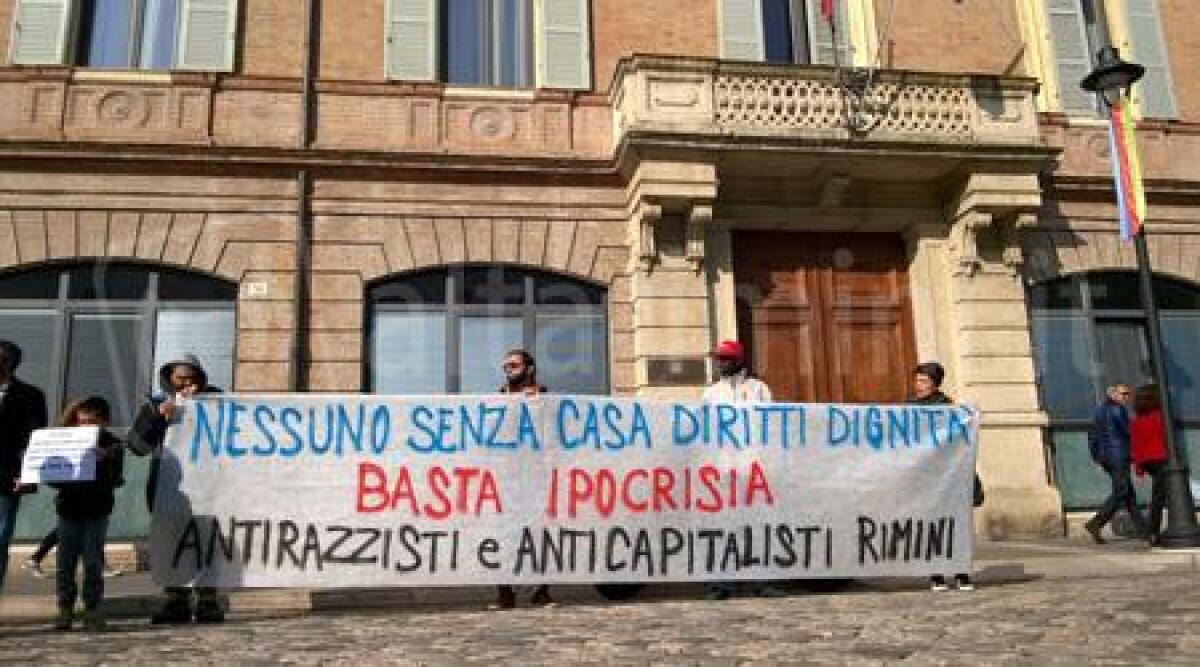 Forza Nuova contro l'hotel dei profughi, Anpi e Paz rispondono: 'La casa diritto di tutti' - 