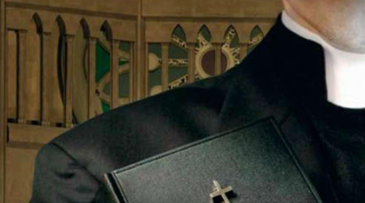 Incontri gay con il prete, poi il ricatto. Legale: 'notti di sesso un'invenzione, ecco la prova' - 
