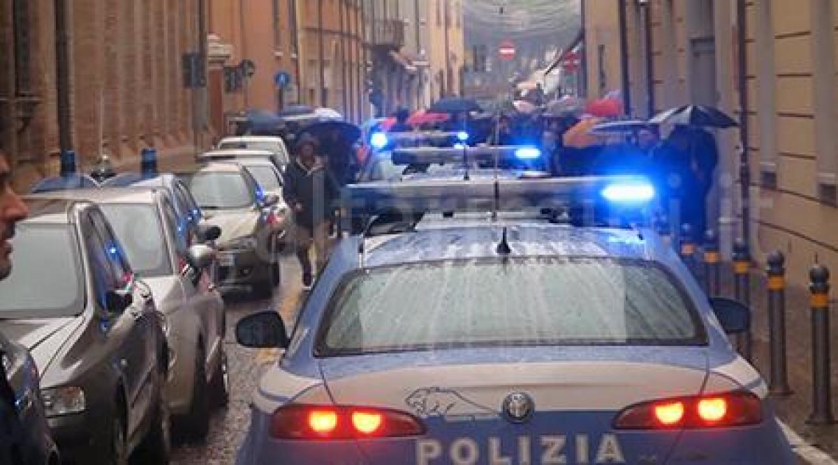 Video: 9 riminesi producevano e spacciavano droga, le immagini del blitz e degli arresti -