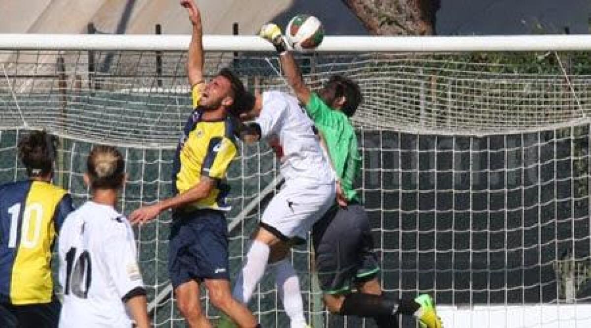 Calcio: Santarcangelo cerca il bis in trasferta, Ancona senza gli ex Rimini Tulli e Paponi - 
