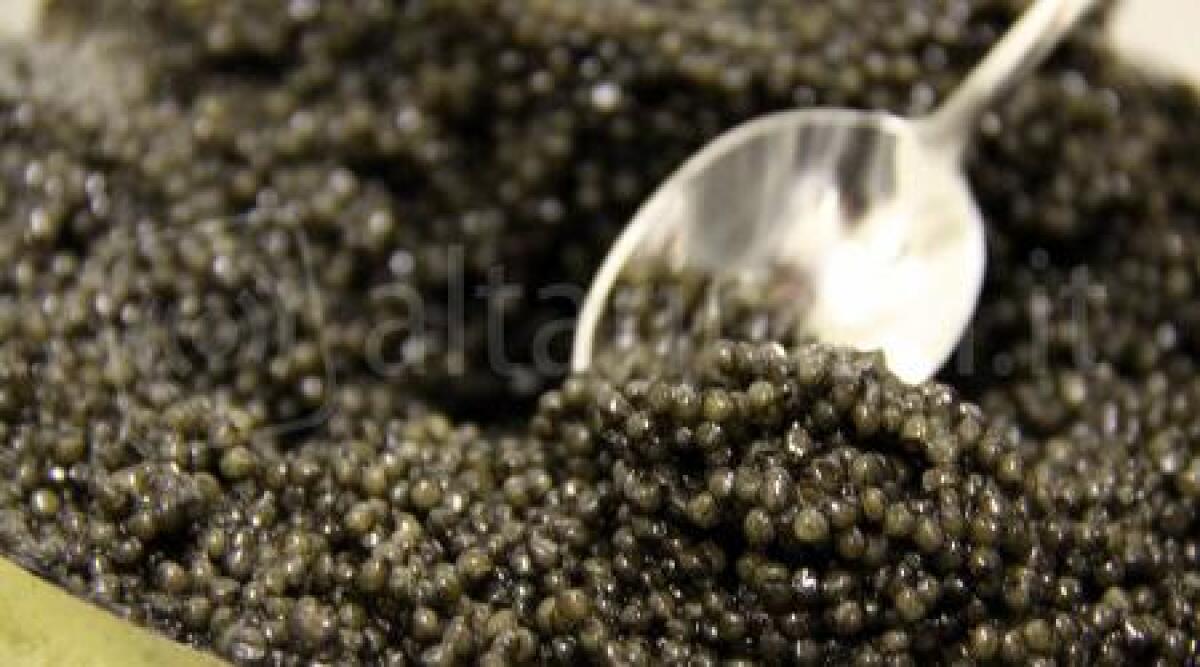 Uova di aringa vendute come caviale low-cost: è successo in un supermercato di Rimini -