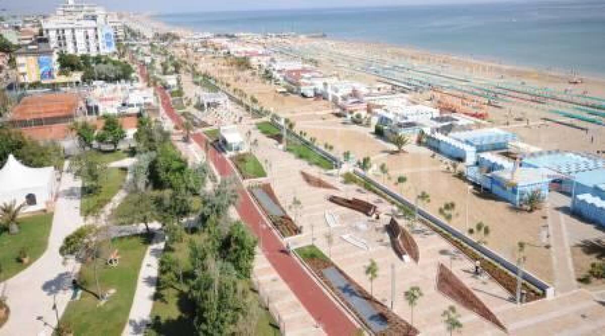 Riccione: lungomare sud, vincoli contrattuali disattesi: chiesto risarcimento da 15 mln - 